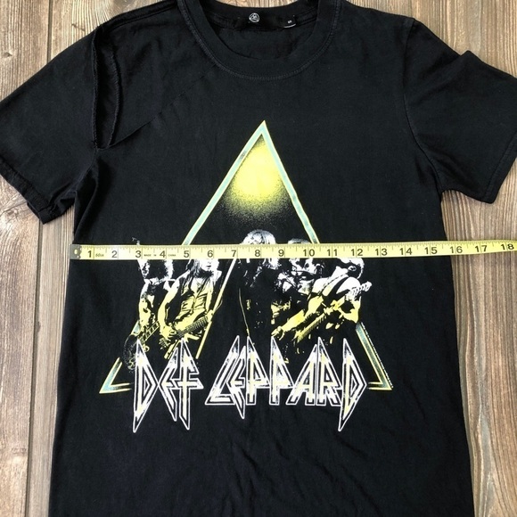 DEF Leppard Black Short Sleeve Tee Shirt Classic Rock - Picture 6 of 10